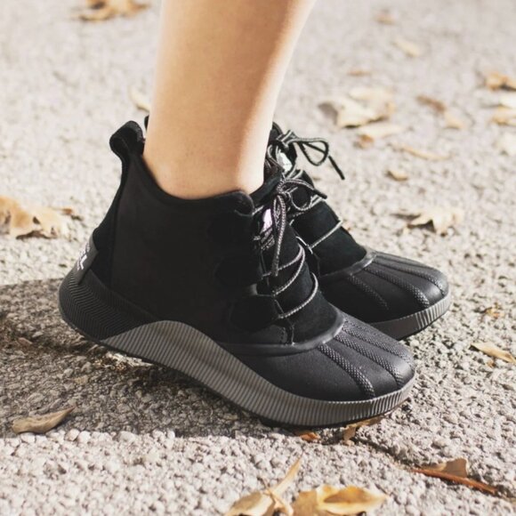 Sorel "Out N About III Waterproof Boots \\ Size 39 (8) // All Black - Picture 1 of 15